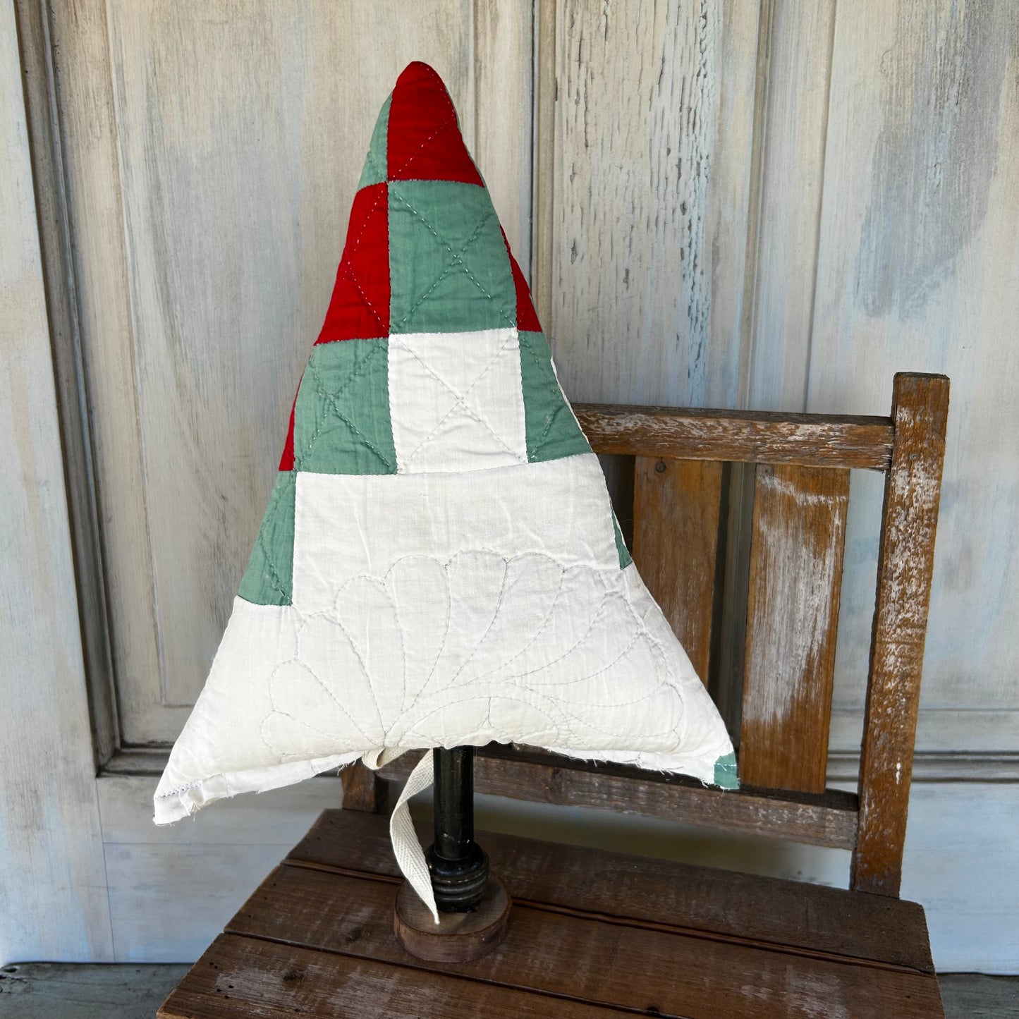 Vintage Quilt Bobbin Christmas Tree Red/Green1