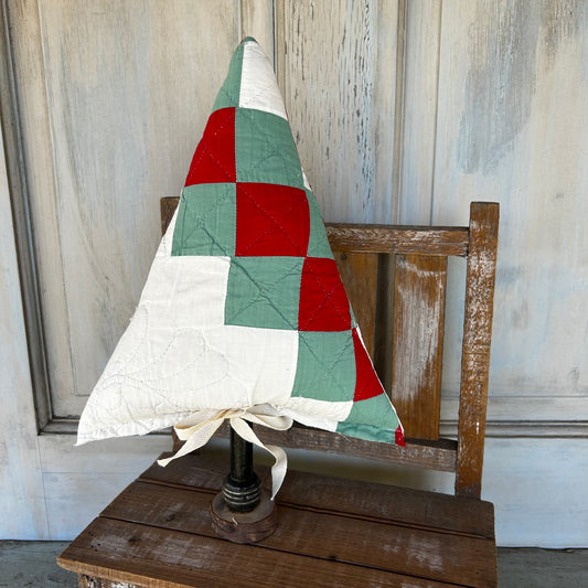 Vintage Quilt Bobbin Christmas Tree Red/Green1