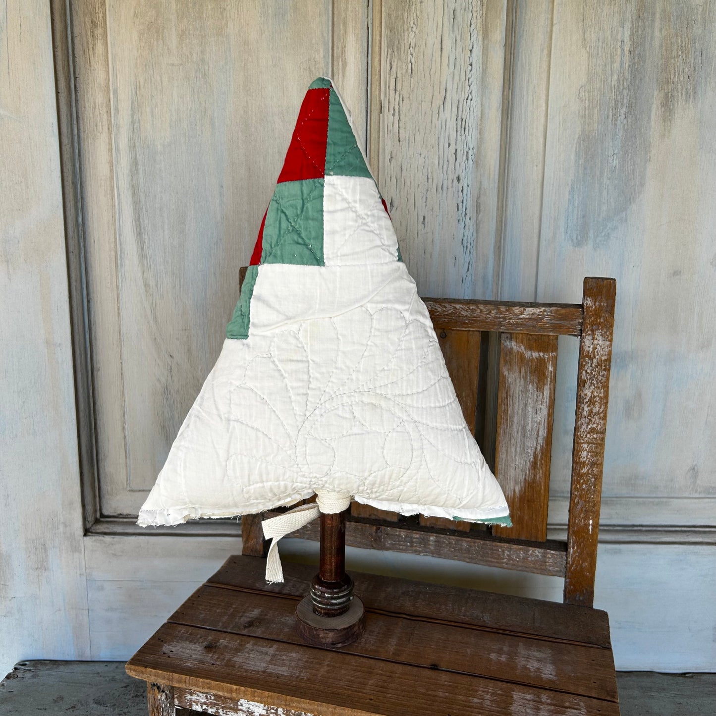 Vintage Quilt Bobbin Christmas Tree Red/Green3